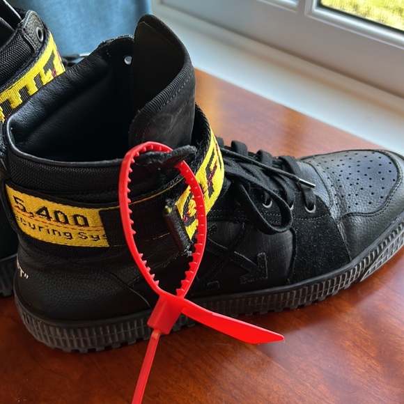 Off white high top with dust bag and original box - Picture 4 of 5